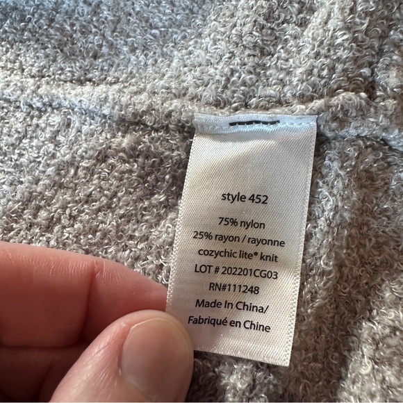 Barefoot Dreams Cozy Gray Cardigan - Picture 6 of 7